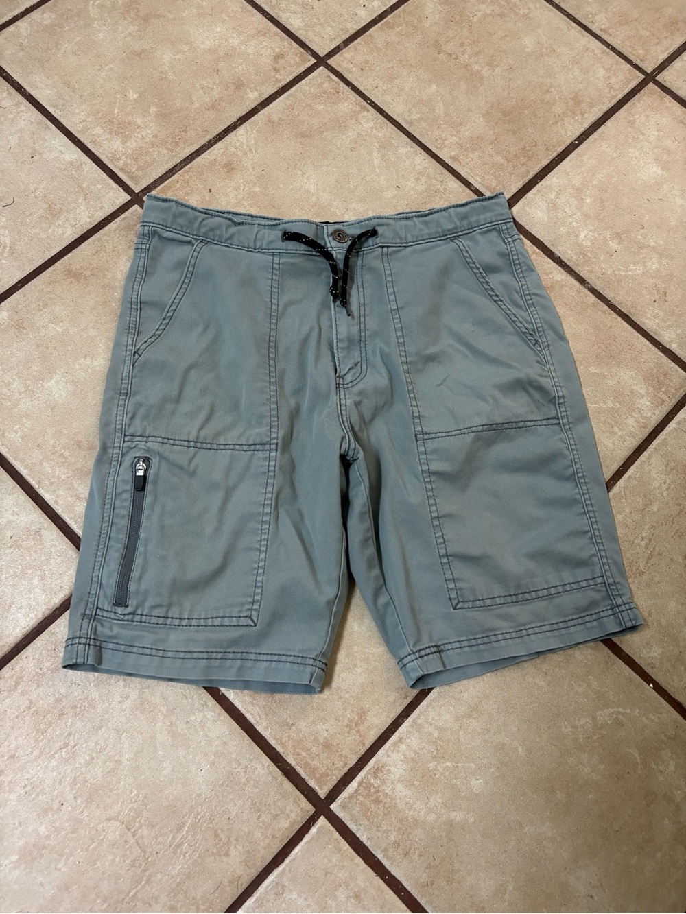 (A302) Men's Casual Utility Shorts in Slate Blue Zip Pocket Size 34 Levi Strauss